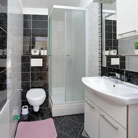 Bane Dvori Apartman Bibinje