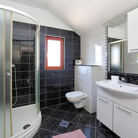 Bane Dvori Apartman *