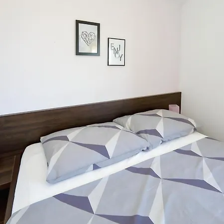 Apartment Bane Dvori *