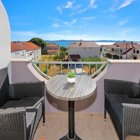 Apartment Bane Dvori *
