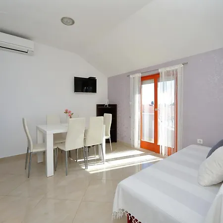 Apartment Bane Dvori *