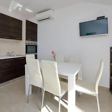 Bane Dvori Apartman *