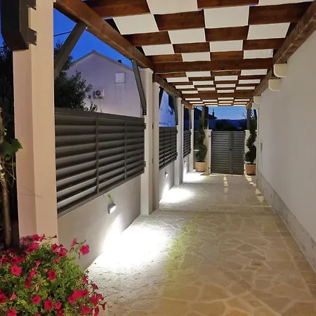 Bane Dvori Apartment