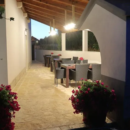 Apartment Bane Dvori