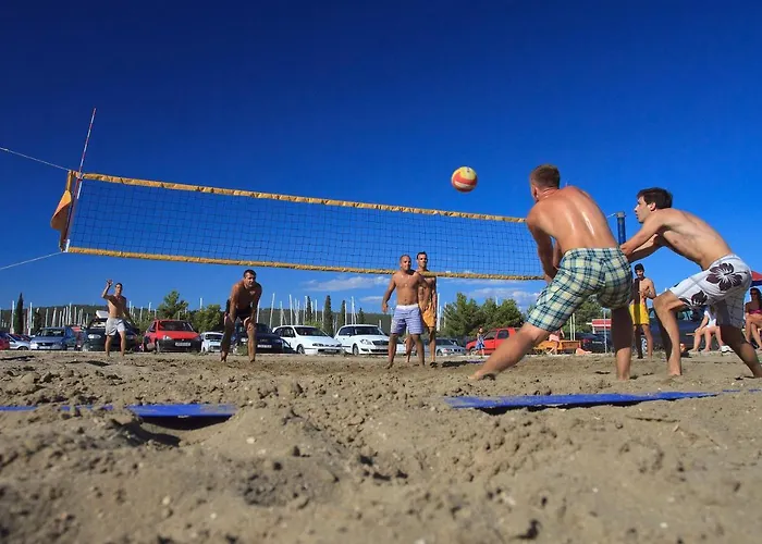 Bane Dvori ビビニェ