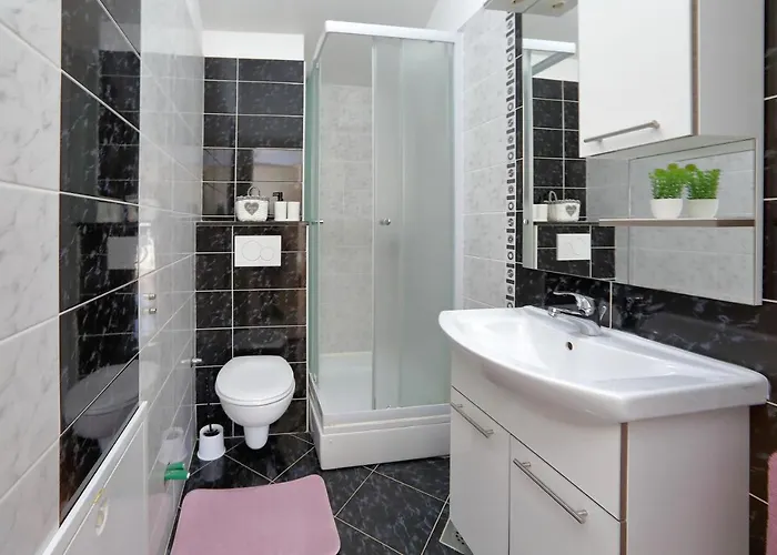 Bane Dvori アパート ビビニェ